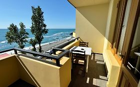 Guelden Karaboecek Beach Garden Resort